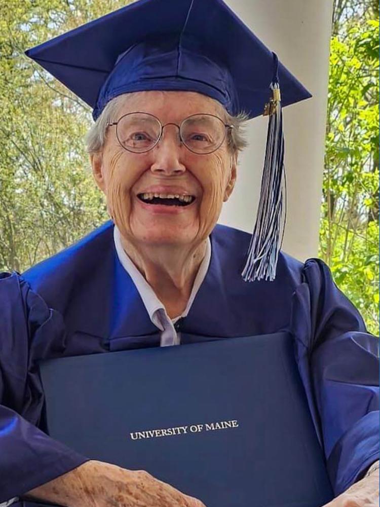 Decades Grad 88-year-old graduate fulfills lifelong dream after decades-long delay ...
