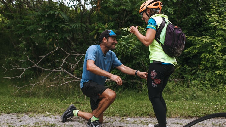 Couple finishes 3,000-mile journey with a proposal