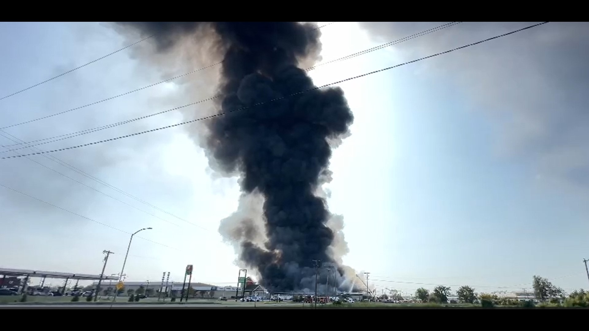 A large fire has reportedly erupted and police are said to be blocking an exit in West Memphis, Arkansas — near I-40 on 1235 North 7th Street.