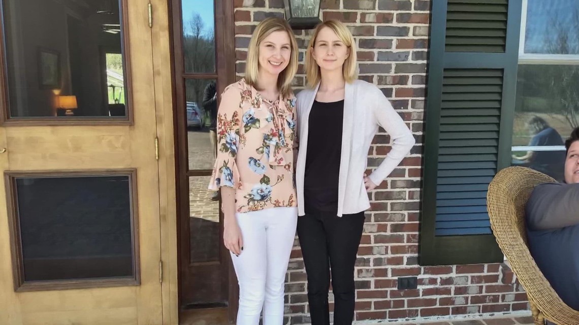 Identical twins unexpectedly give birth to sons on the same day - Vimarsana News