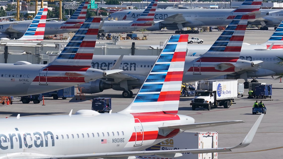 Flight delays: American Airlines customers not happy on Twitter - Vimarsana News