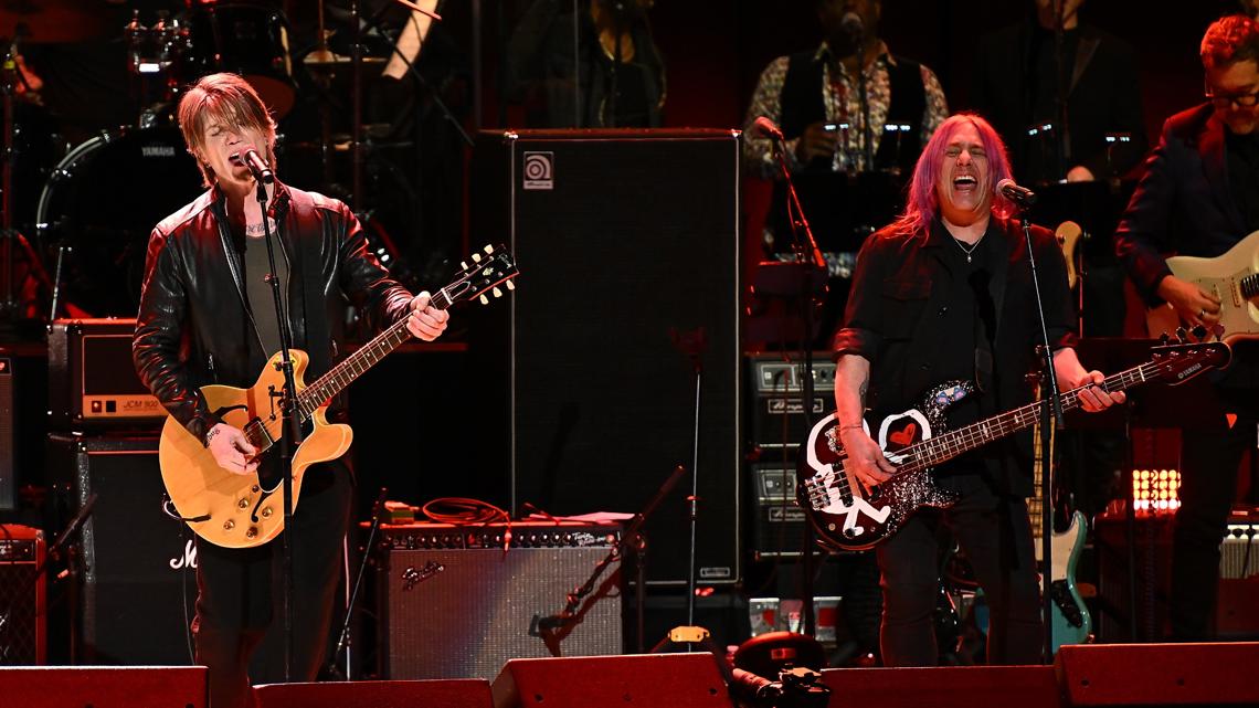 Goo Goo Dolls cancel rest of Canadian tour due to pneumonia diagnosis