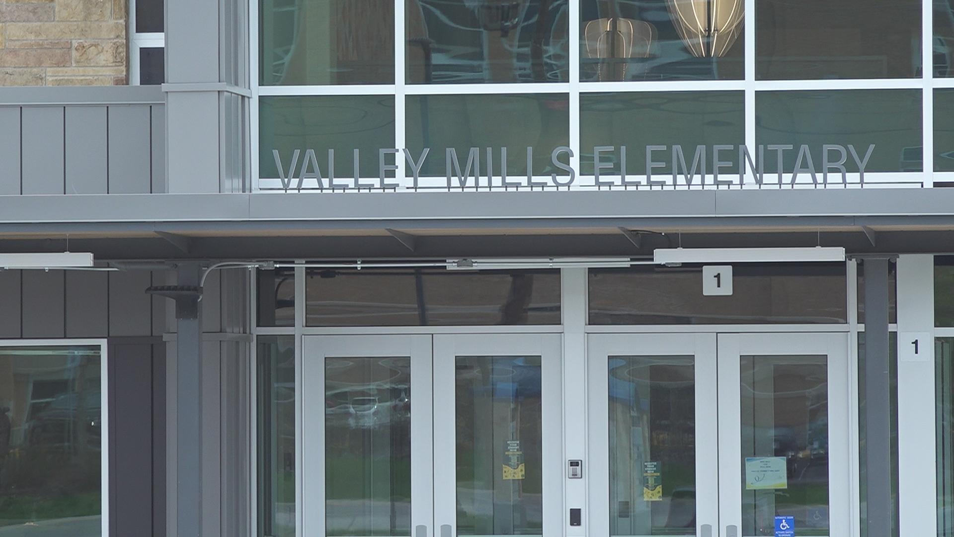 Carrie Rivers Mom charged for allegedly bringing gun to Indianapolis elementary ...