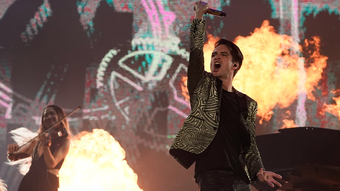 Panic! at the Disco announces breakup after tour ends - Vimarsana News