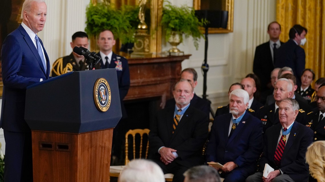 These soldiers are being awarded the Medal of Honor - Vimarsana News